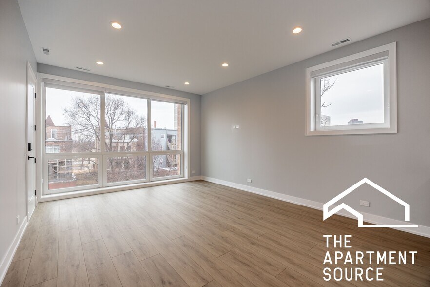 Building Photo - 3738 S Calumet Ave