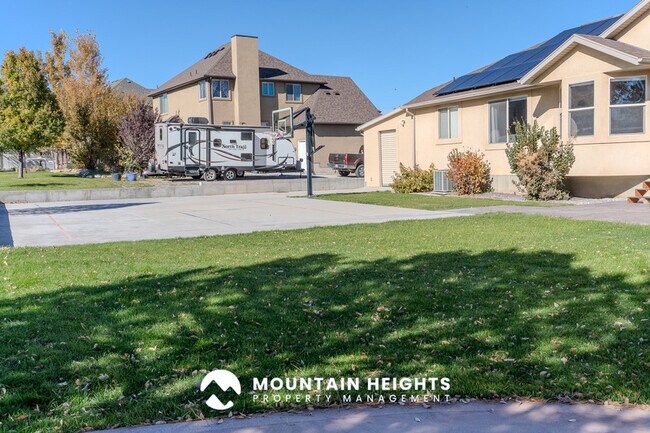 Building Photo - 4071 S Sandpiper Ln