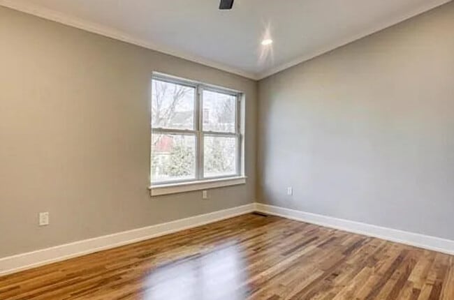 Building Photo - 255 New Holland Ave