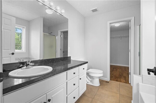 Building Photo - 141 Poplar Way