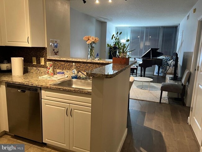 Building Photo - 555 Massachusetts Ave NW