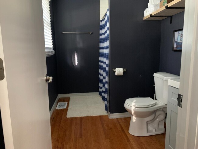 Building Photo - 2709 Highland Dr