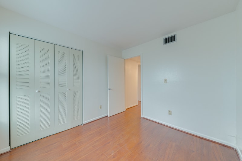 Building Photo - 4004 Atrium Dr