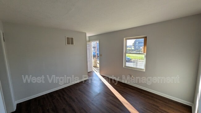 Building Photo - 1115 24th St