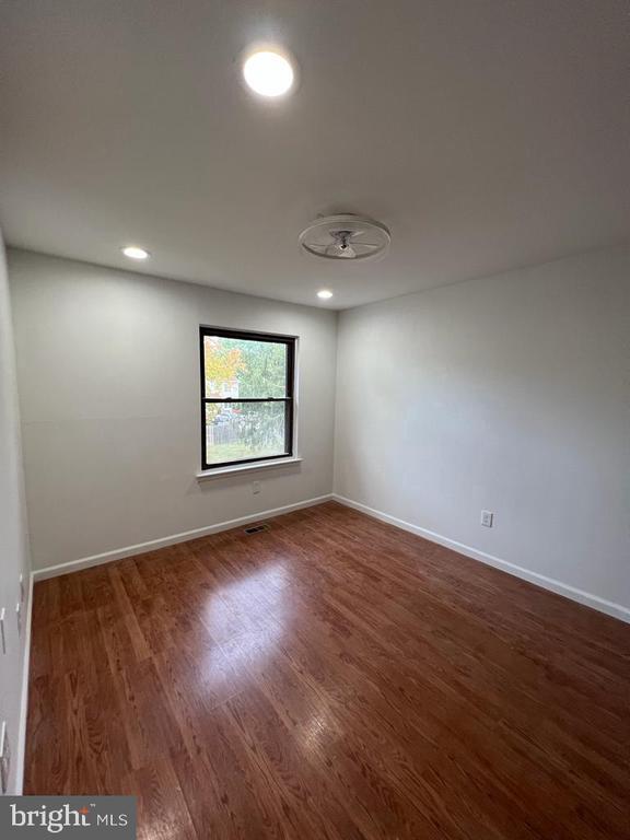 Building Photo - 246 Fir Tree Ct