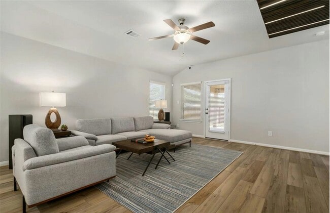 Building Photo - 205 Cresta Cv Ct