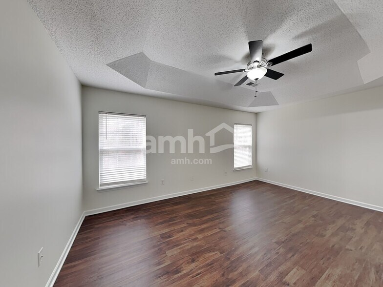 Building Photo - 108 Hampshire Dr