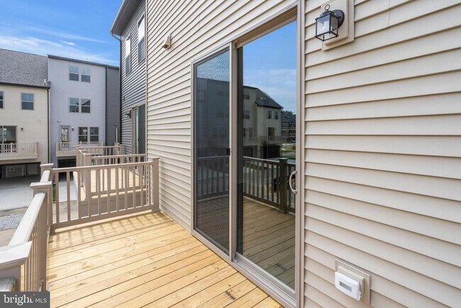 Building Photo - 12606 BRANCH HOLLOW Ln