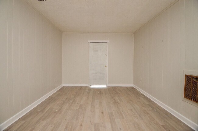 Building Photo - 5243 Greylog Dr