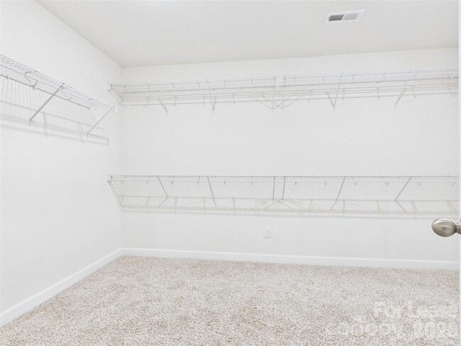 Building Photo - 3941 Woodland View Dr