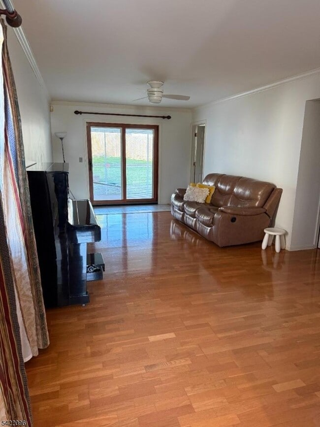 Building Photo - 518 Downer St