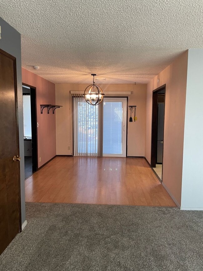 Building Photo - 1/2 Off First Full Months Rent w/ 12m Lease! 4 Bedroom Rambler on 1 Acre!!