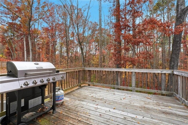 Building Photo - 6615 Bluffview Dr