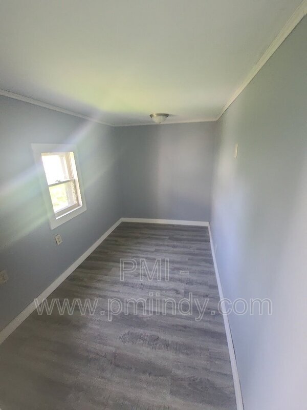 Building Photo - 103 E 2nd St