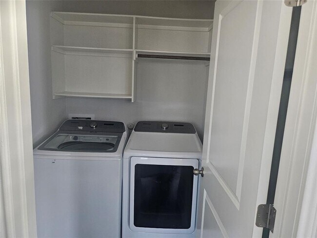 Building Photo - 16816 Caperi Dr