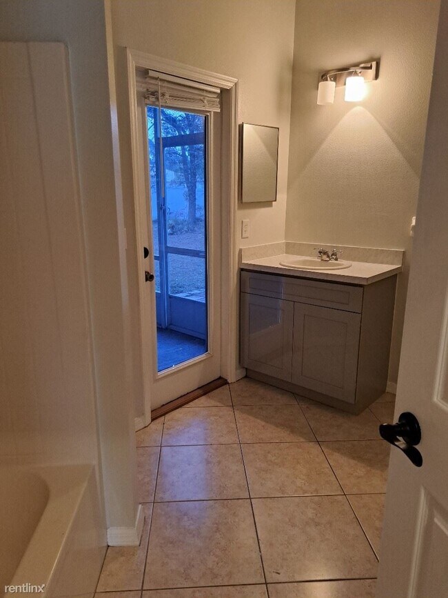 Building Photo - 4 br, 2 bath House - 17 Renfro Ln
