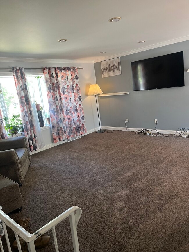 Building Photo - 6331 Broughton Ave