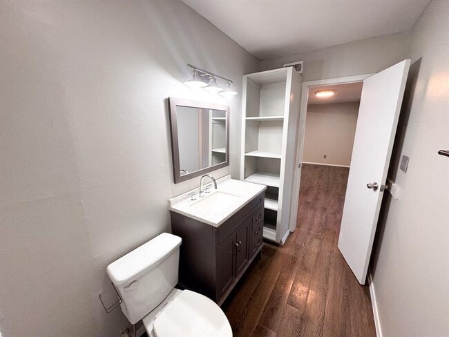 Building Photo - 1050 FM970