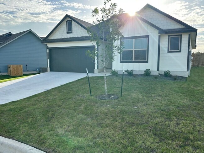 Building Photo - 3bd/2ba Home in the Willow Glenn Community...