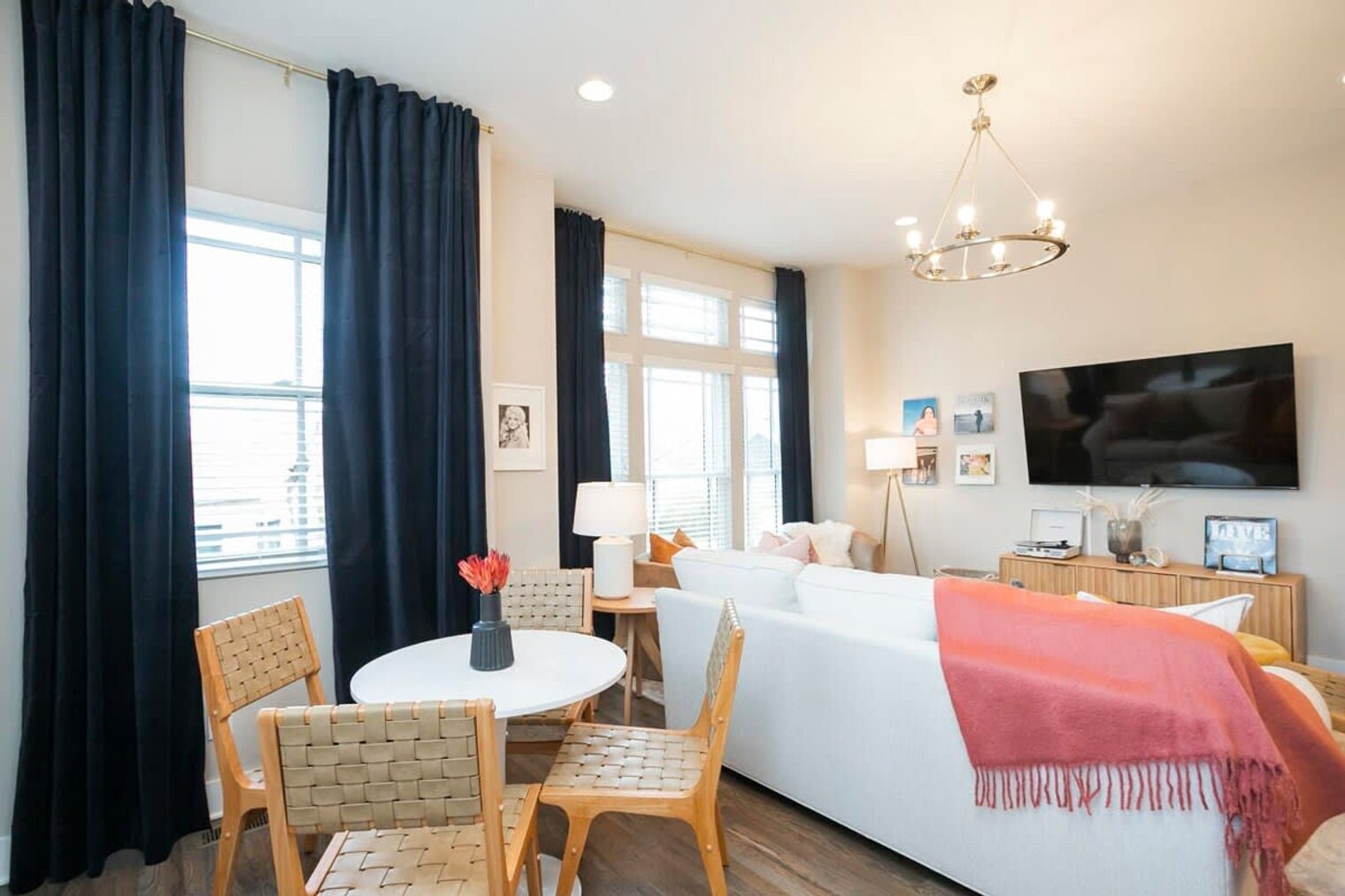 Building Photo - 713 26th Ave N