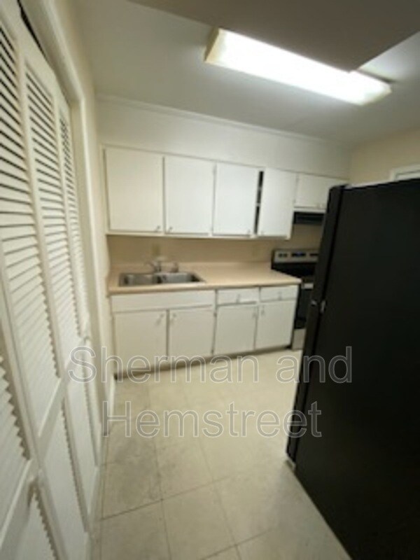 Building Photo - 2738 Blount Ave