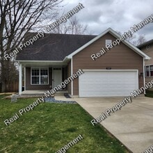 Building Photo - Well Kept 4 Bedroom Home