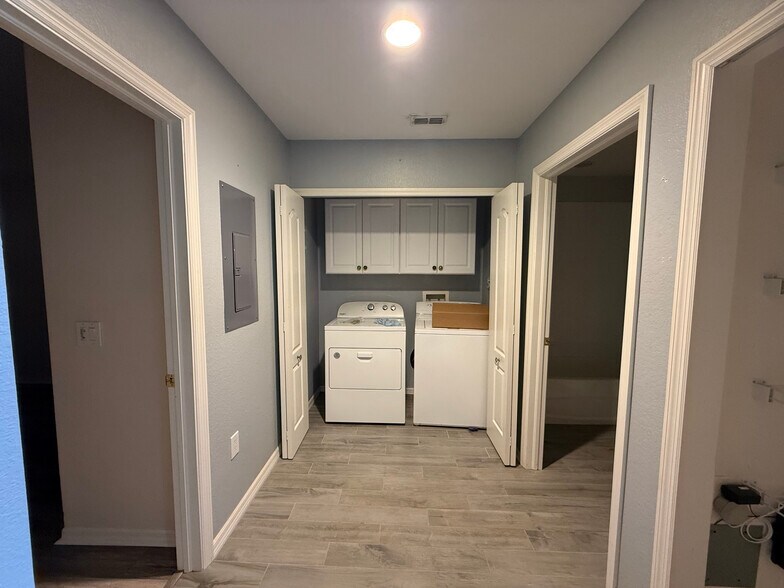 Building Photo - 6816 Sterling Greens Pl