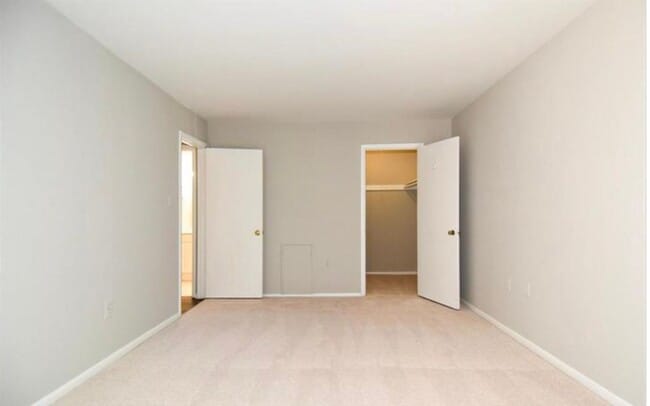 Building Photo - Well-Appointed 2 Bed 1 Bath Condo In Vibra...