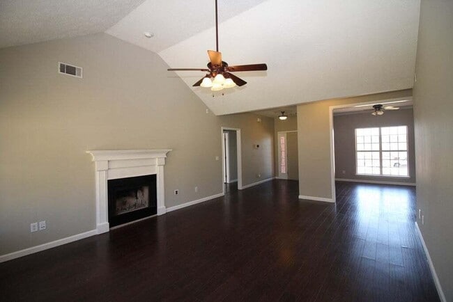 Building Photo - 306 Country Glen Ct