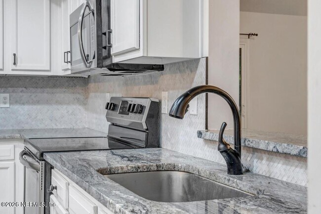 Building Photo - 3105 Coral Reef Dr