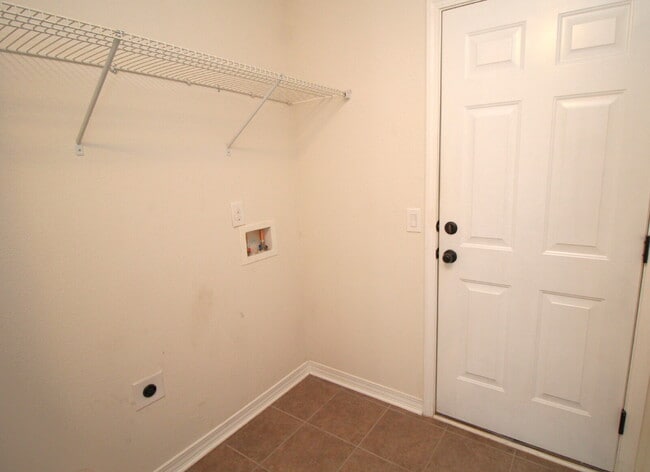 Building Photo - Coming March 16th — Upgraded 3-Bed, 2-Bath Pace Home in The Woodlands with Open Floor Plan, Bonus...