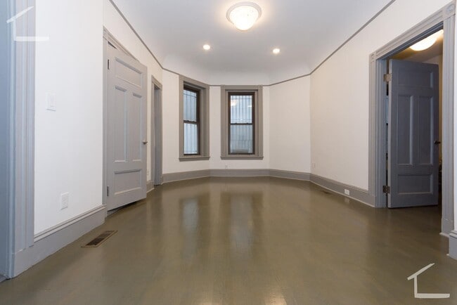 Building Photo - 12 Saint Germain St