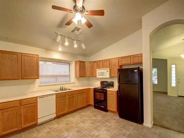 Building Photo - 12613 W Reade Ave