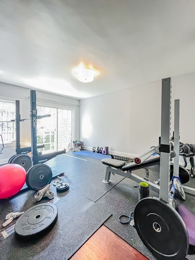 Building Photo - Unfurnished Light Filled Modern Spanish Home in Hollywood Hills