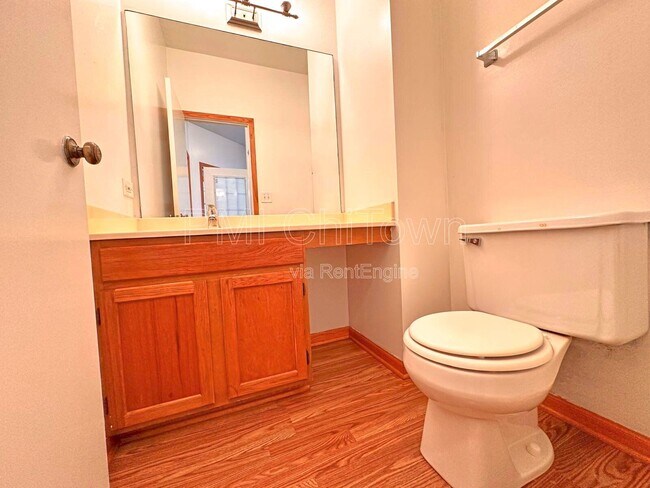 Building Photo - 1172 Regency Dr