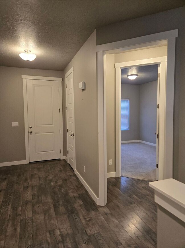 Building Photo - Beautilful 5 Bed 3.5 Bath in Lehi!!