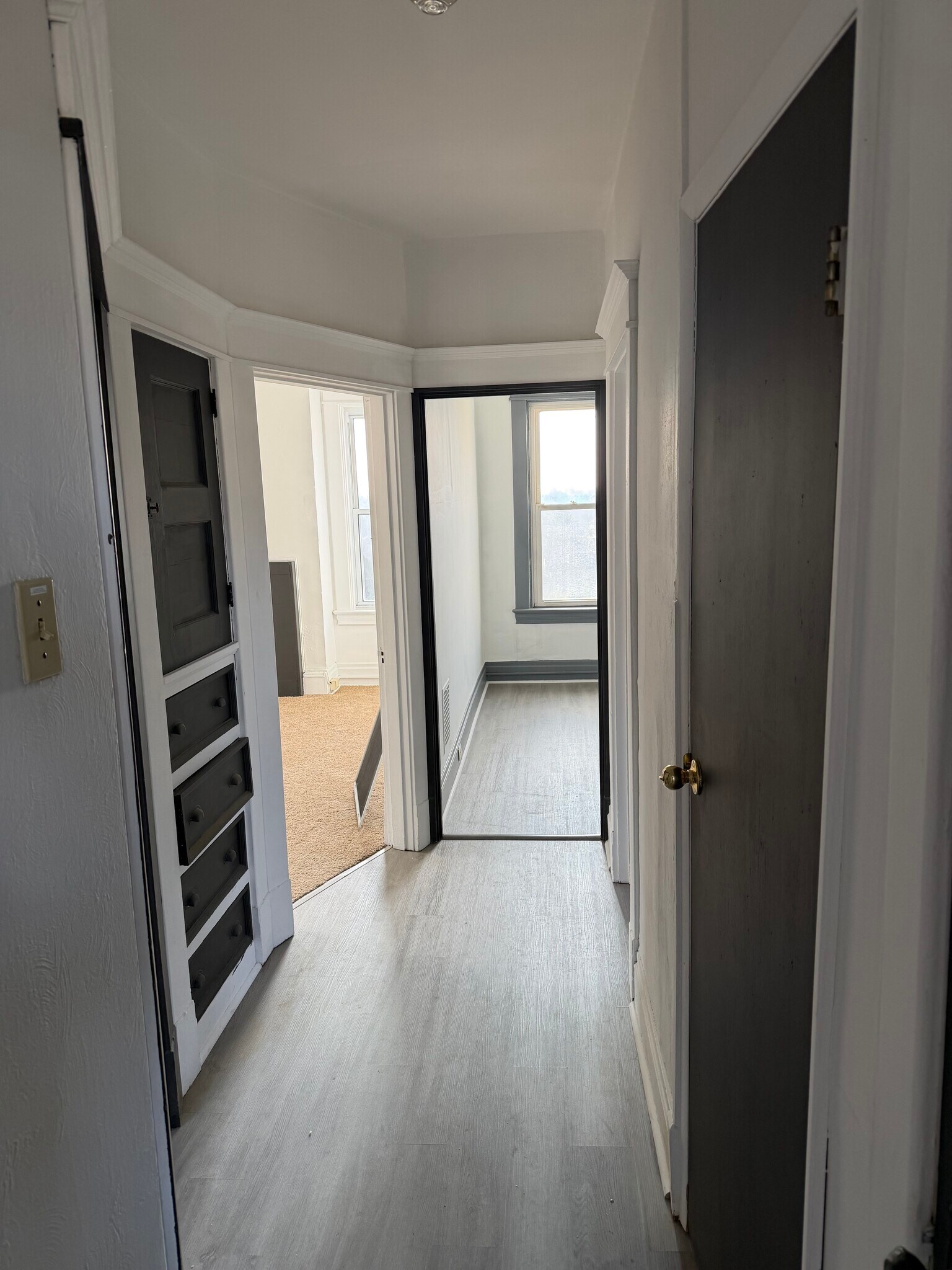 Building Photo - 43 Stewart Ave