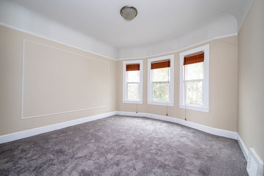 Building Photo - 149 Joost Ave