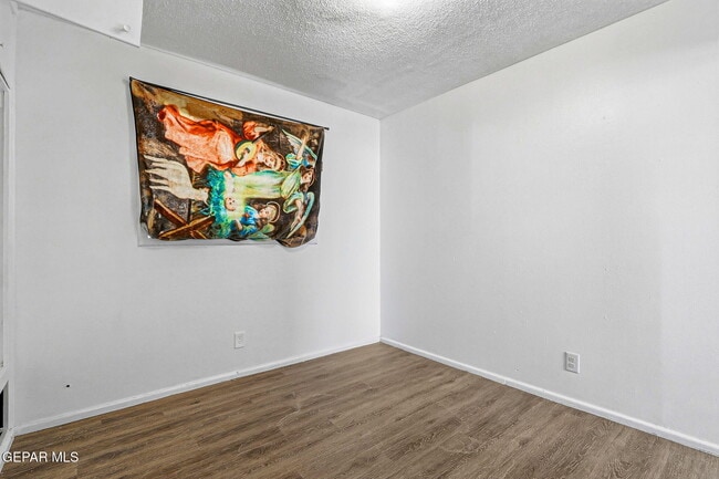 Building Photo - 3912 Kemp Ave