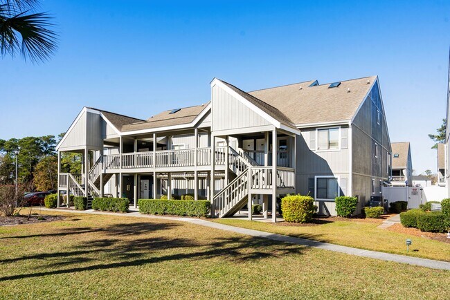 Building Photo - 1st Floor Seasonal Rental Available Octobe...
