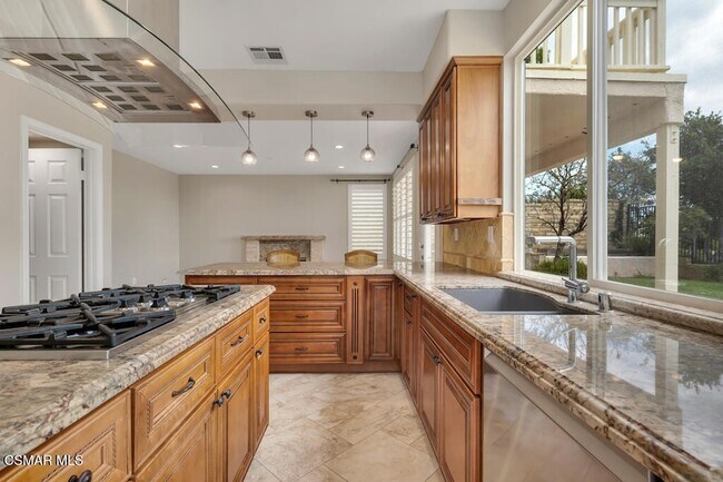 Building Photo - 6320 Ballantine Pl