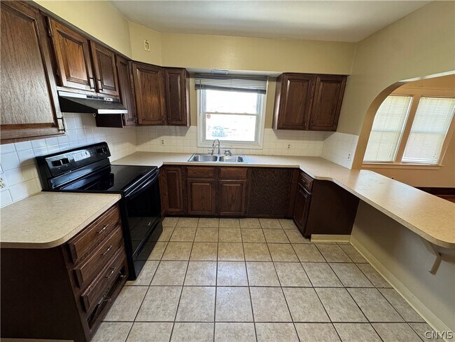 Building Photo - 295-97 N Midler Ave