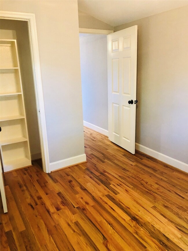 Building Photo - 734 McDaniel St