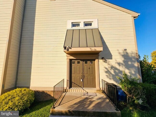 Building Photo - 6908-6910 Ten Timbers Ln