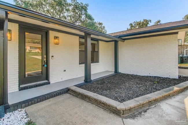 Building Photo - 5894 W Shore Dr