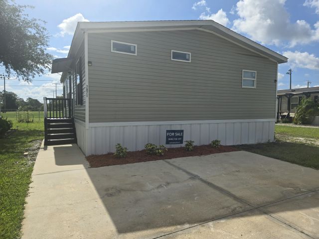 Building Photo - 7071 Greenbrier Village Dr