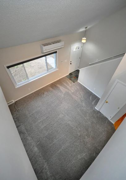 Building Photo - 1700 Farmington Ave