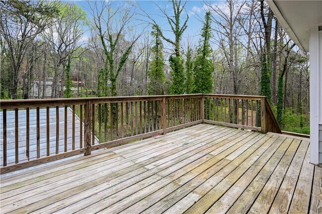 Building Photo - 4711 Nutmeg Way SW