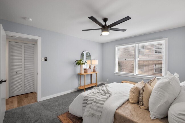 Building Photo - 621 Highland Park Dr