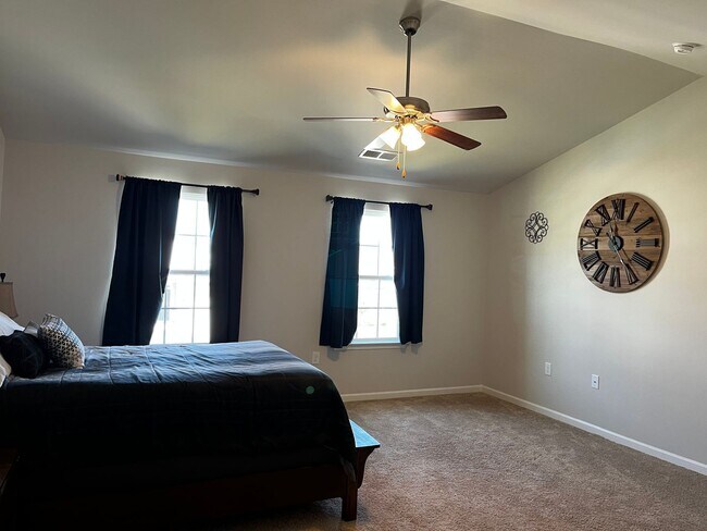 Building Photo - Beautiful 2 story home in the new Lake Tyl...